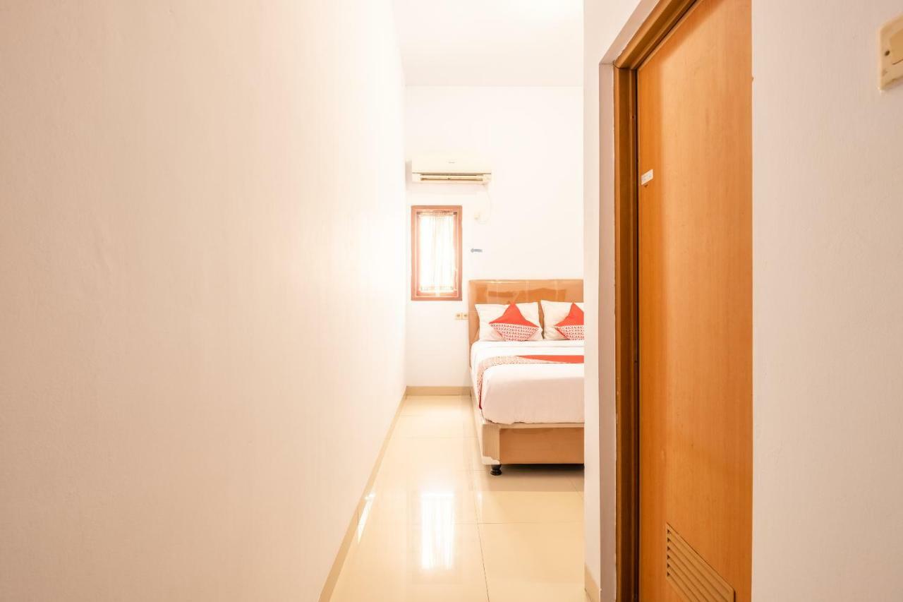 Oyo 863 Tenacity Guest House Syariah Cirebon Exterior foto