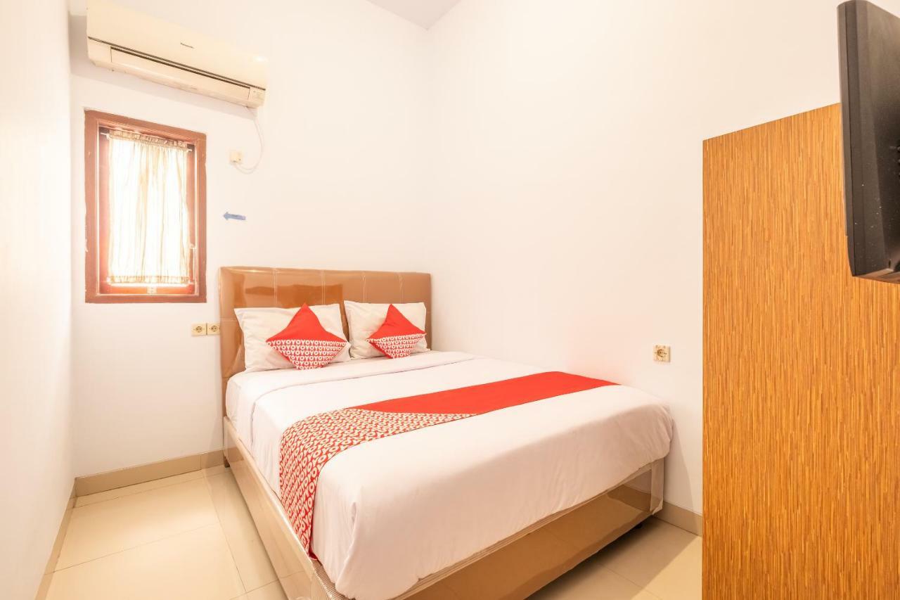 Oyo 863 Tenacity Guest House Syariah Cirebon Exterior foto