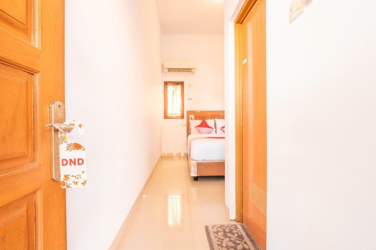 Oyo 863 Tenacity Guest House Syariah Cirebon Exterior foto