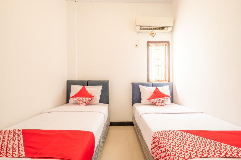 Oyo 863 Tenacity Guest House Syariah Cirebon Exterior foto